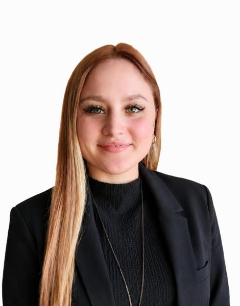 Nicole Labuschagne , estate agent