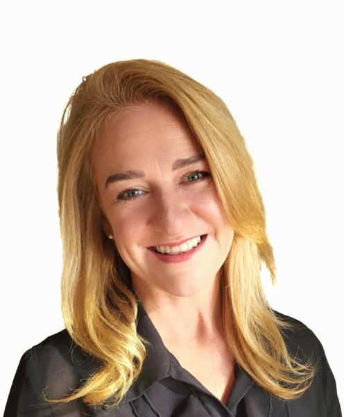 Delia Bruwer, estate agent